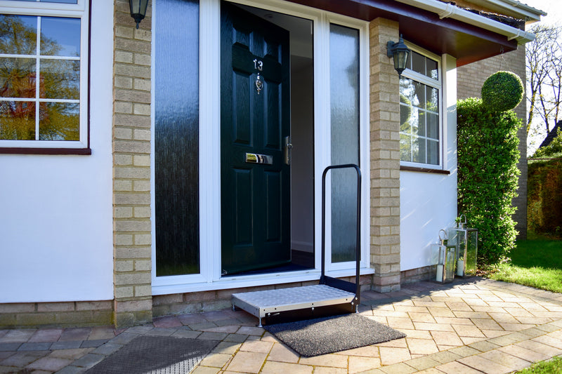 Welcome Giant Half Step Handrail