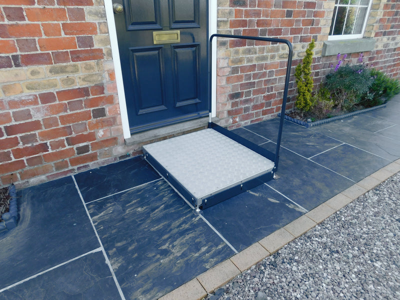 Welcome Giant Half Step Handrail
